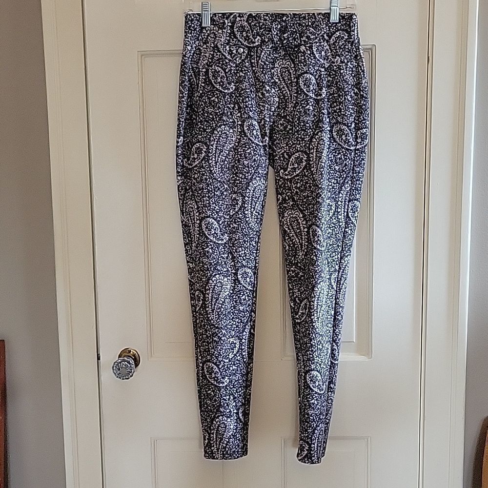 Women's Black & White Paisley Pull-On Pants